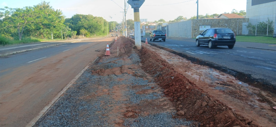 Quem cuida da Avenida Augusto Cavalin?